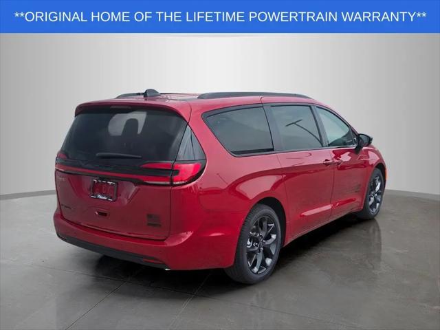 2027 Chrysler Pacifica Select
