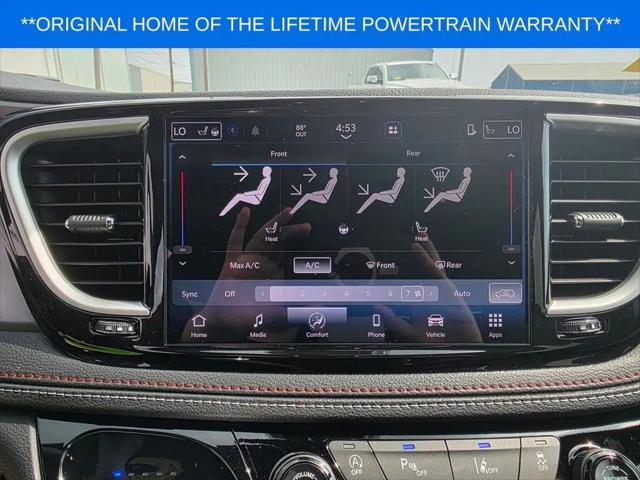 2027 Chrysler Pacifica Select