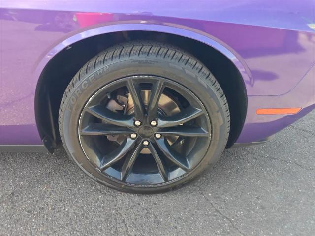 2016 Dodge Challenger SXT Plus