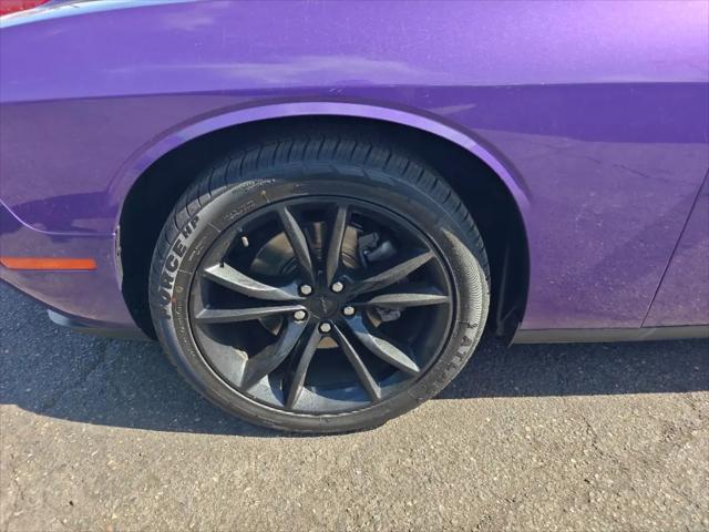 2016 Dodge Challenger SXT Plus