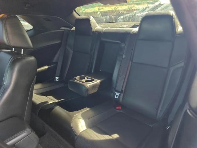 2016 Dodge Challenger SXT Plus