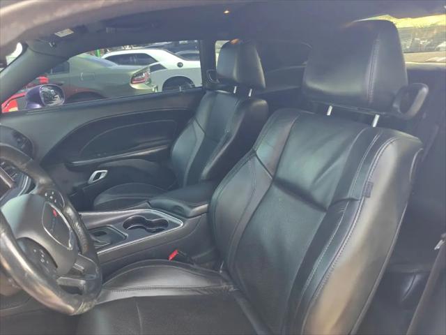 2016 Dodge Challenger SXT Plus