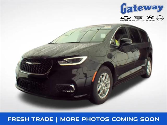 2025 Chrysler Pacifica Select for sale in Fargo, ND