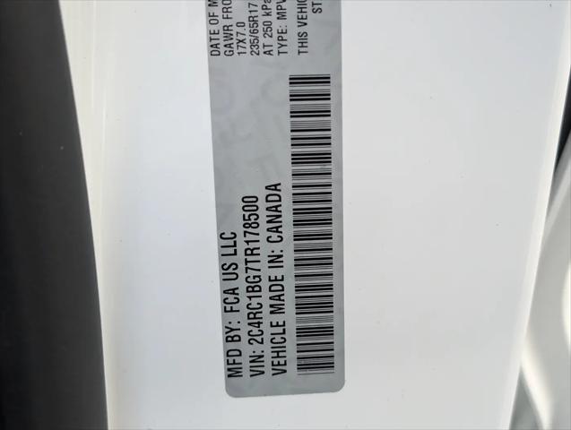 2026 Chrysler Pacifica Select