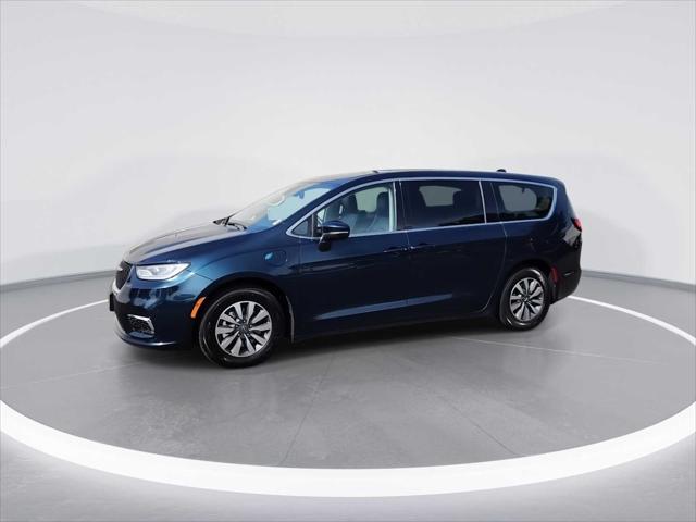 2023 Chrysler Pacifica Hybrid Touring L