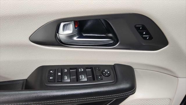 2023 Chrysler Pacifica Hybrid Touring L