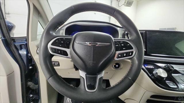 2023 Chrysler Pacifica Hybrid Touring L