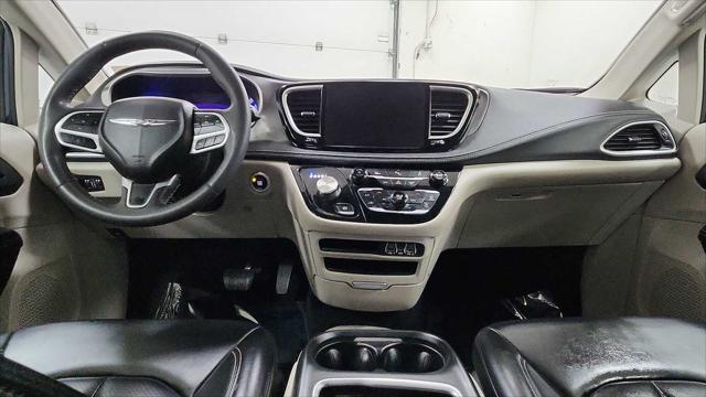 2023 Chrysler Pacifica Hybrid Touring L