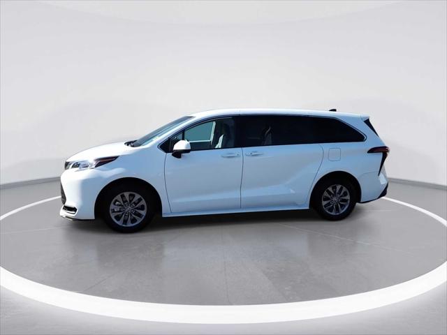 2022 Toyota Sienna LE