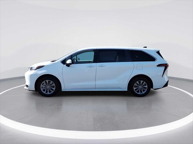 2022 Toyota Sienna LE