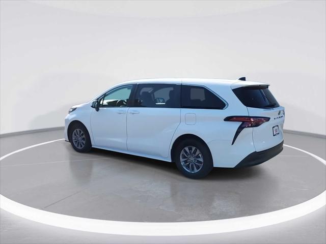 2022 Toyota Sienna LE