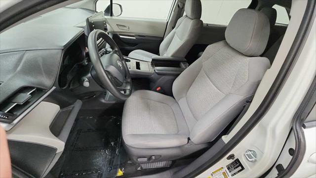 2022 Toyota Sienna LE