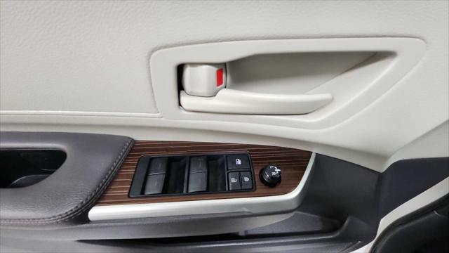 2022 Toyota Sienna LE
