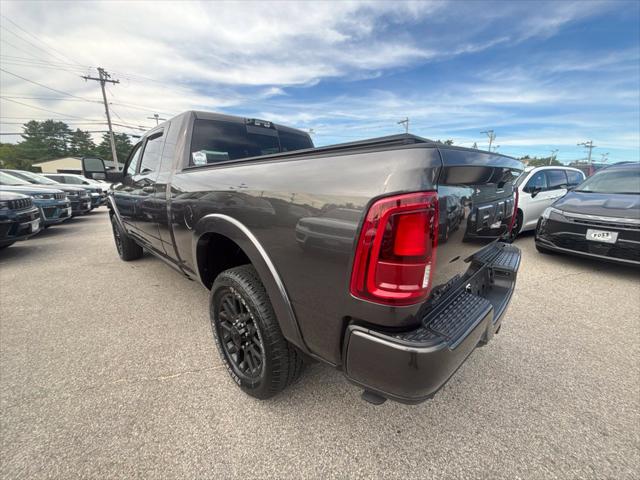 2025 Ram 3500 Limited Mega Cab 4x4 64 Box