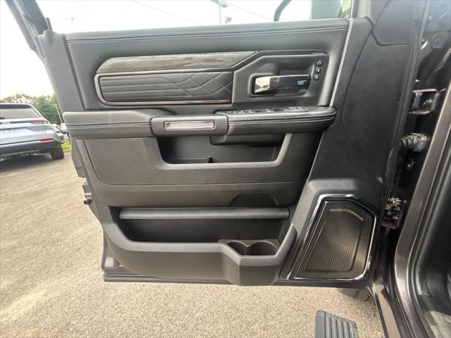 2025 Ram 3500 Limited Mega Cab 4x4 64 Box