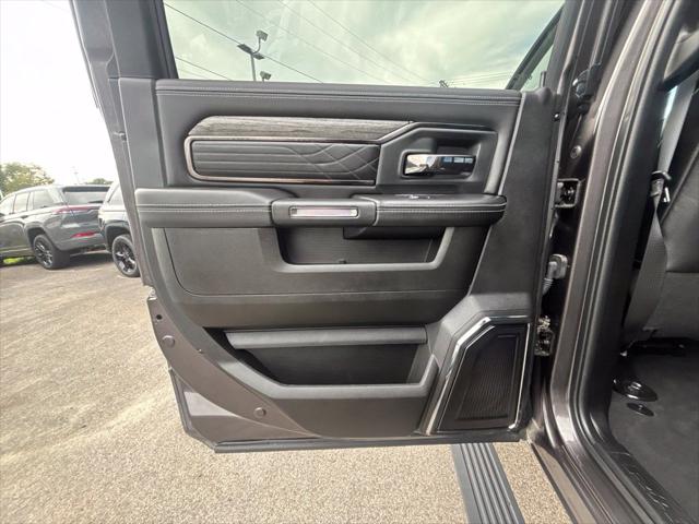 2025 Ram 3500 Limited Mega Cab 4x4 64 Box