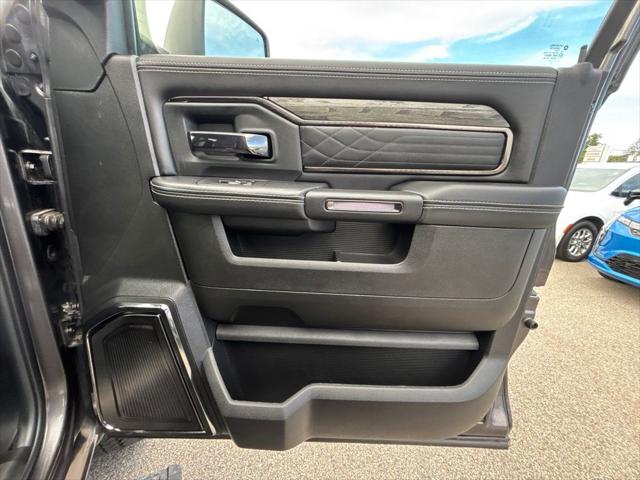 2025 Ram 3500 Limited Mega Cab 4x4 64 Box