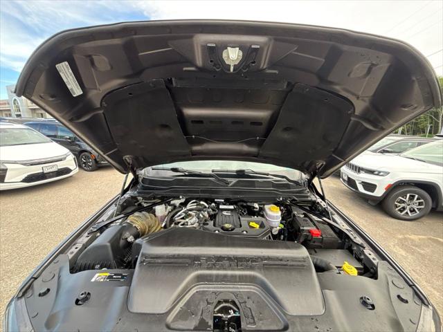 2025 Ram 3500 Limited Mega Cab 4x4 64 Box