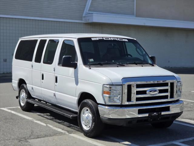2014 Ford E-350 Super Duty XLT