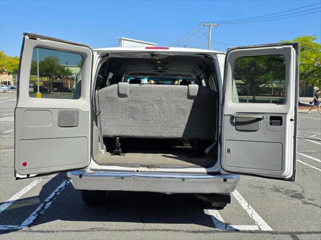 2014 Ford E-350 Super Duty XLT