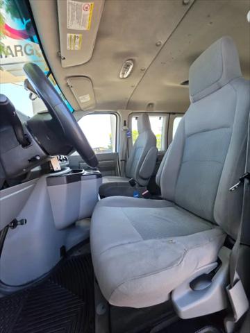 2014 Ford E-350 Super Duty XLT