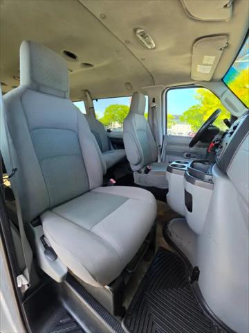 2014 Ford E-350 Super Duty XLT