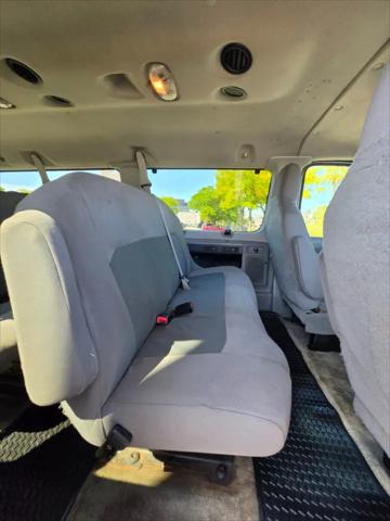 2014 Ford E-350 Super Duty XLT