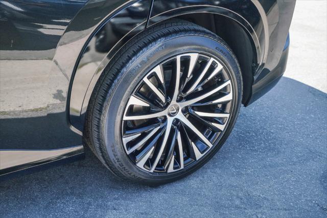 2023 Lexus RZ 450e Luxury