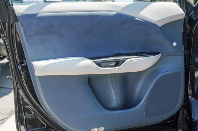 2023 Lexus RZ 450e Luxury