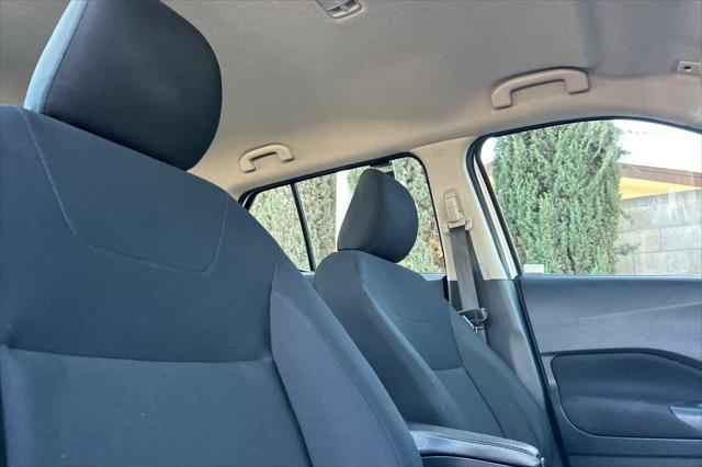 2025 Nissan Kicks S