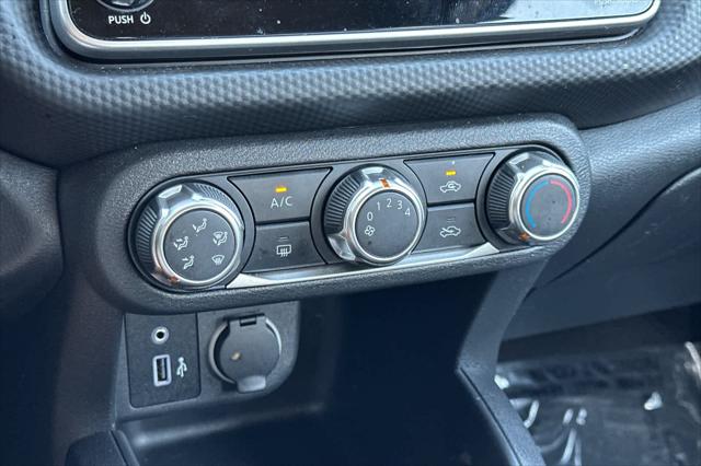 2025 Nissan Kicks S