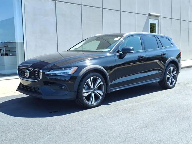 2024 Volvo V60 Cross Country B5 Plus for sale in Waukesha, WI