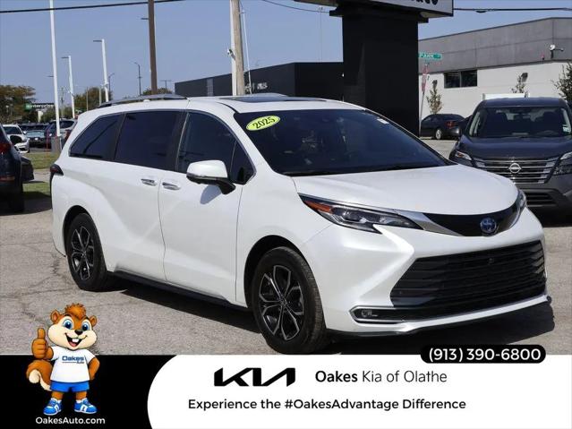 2025 Toyota Sienna Platinum for sale in Olathe, KS