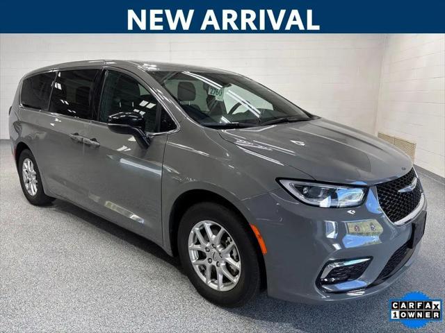 2025 Chrysler Pacifica Select for sale in Chilton, WI