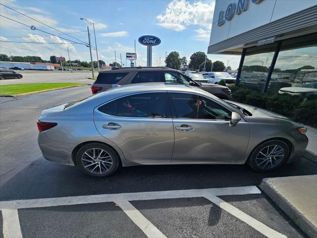 2016 Lexus ES