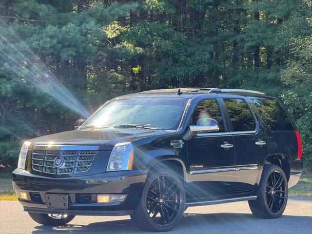 2011 Cadillac Escalade Luxury for sale in Raynham, MA
