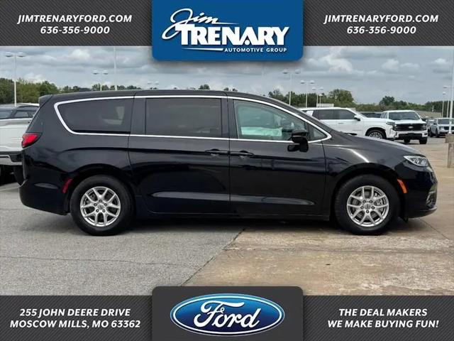 2024 Chrysler Pacifica Touring L for sale in Moscow Mills, MO