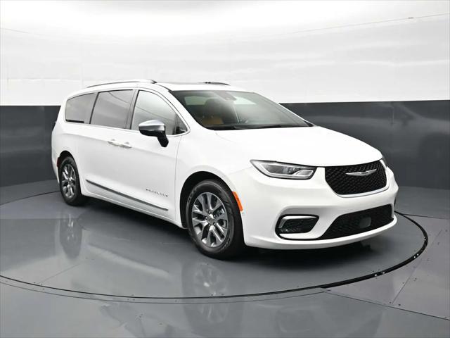2023 Chrysler Pacifica Hybrid Pinnacle