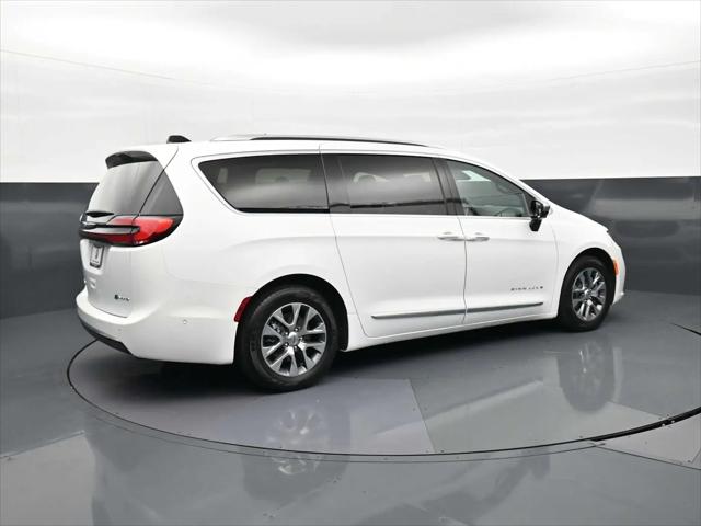 2023 Chrysler Pacifica Hybrid Pinnacle