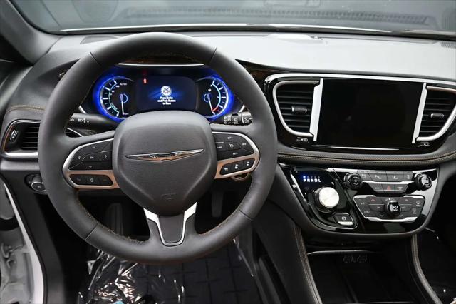 2023 Chrysler Pacifica Hybrid Pinnacle