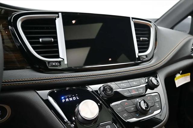 2023 Chrysler Pacifica Hybrid Pinnacle