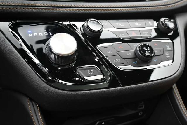 2023 Chrysler Pacifica Hybrid Pinnacle