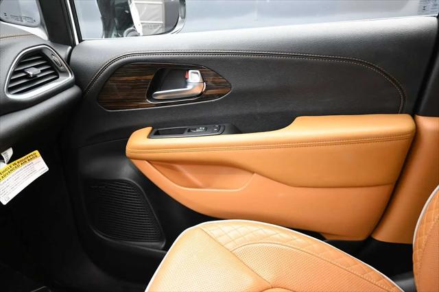 2023 Chrysler Pacifica Hybrid Pinnacle