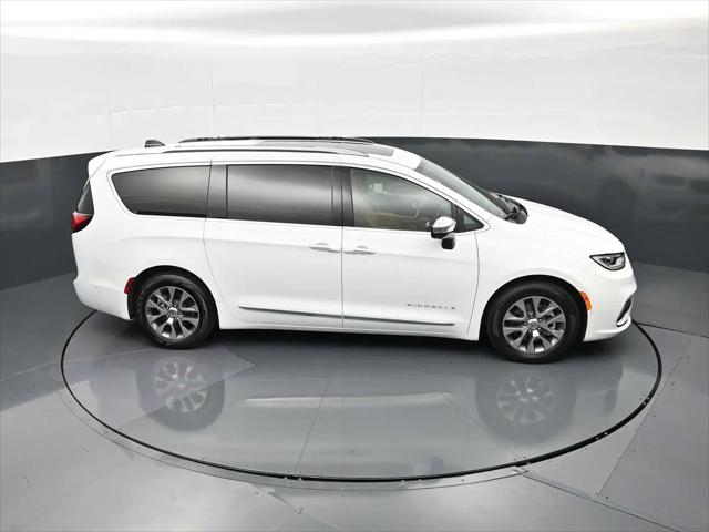 2023 Chrysler Pacifica Hybrid Pinnacle