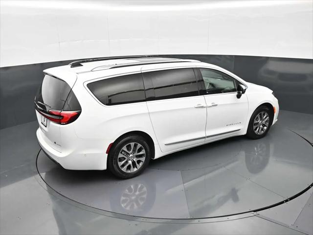 2023 Chrysler Pacifica Hybrid Pinnacle