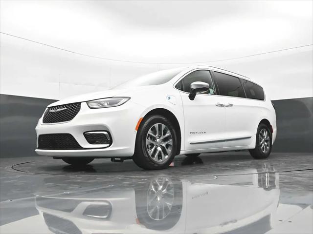 2023 Chrysler Pacifica Hybrid Pinnacle