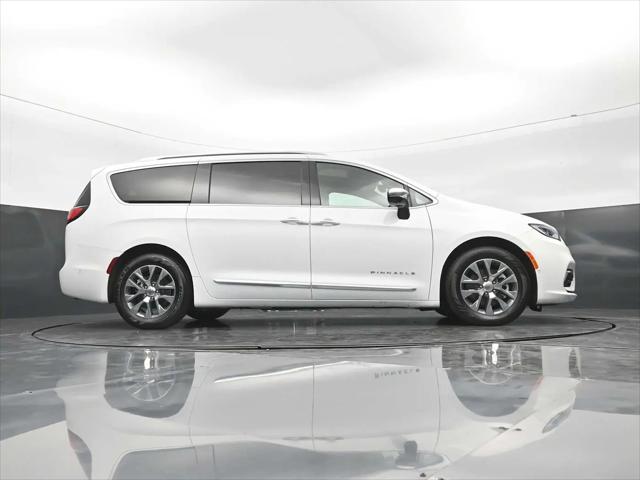 2023 Chrysler Pacifica Hybrid Pinnacle