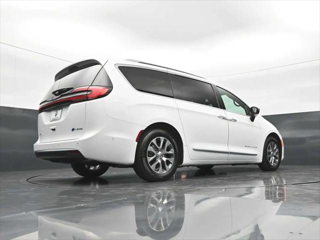 2023 Chrysler Pacifica Hybrid Pinnacle