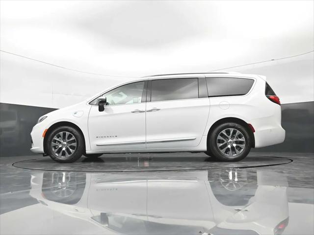 2023 Chrysler Pacifica Hybrid Pinnacle