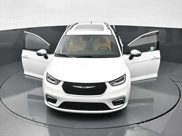 2023 Chrysler Pacifica Hybrid Pinnacle